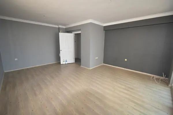 16 Yıllık Genç Binada , Temiz Kiralık Daire