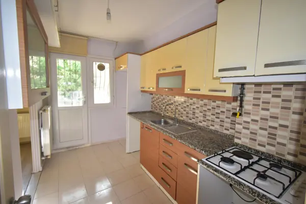 Öğrenciye,18 Yıllık Binada, Doğalgazlı Kiralık