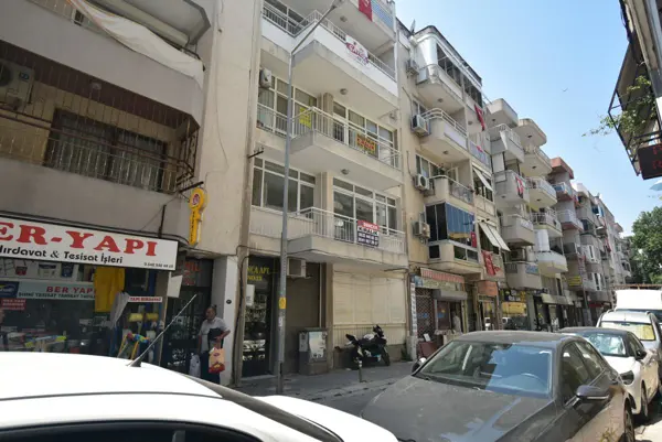 Karşıyaka Donanmacı' da,1734 Sk Üzeri, Doğalgazlı, Kiralık Daire