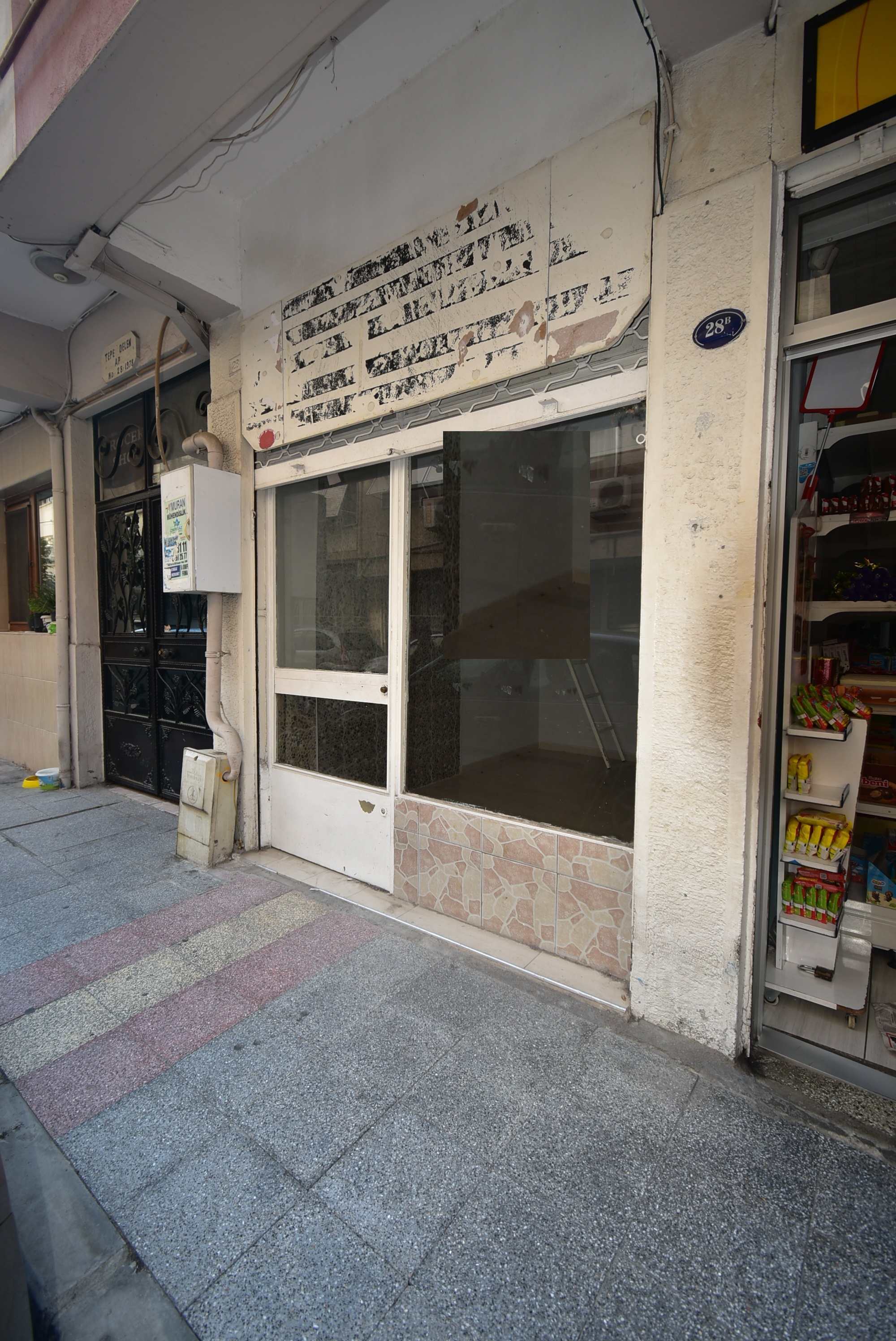 Güzelyalı'da , Yeni Camii yakını, Kiralık Dükkan