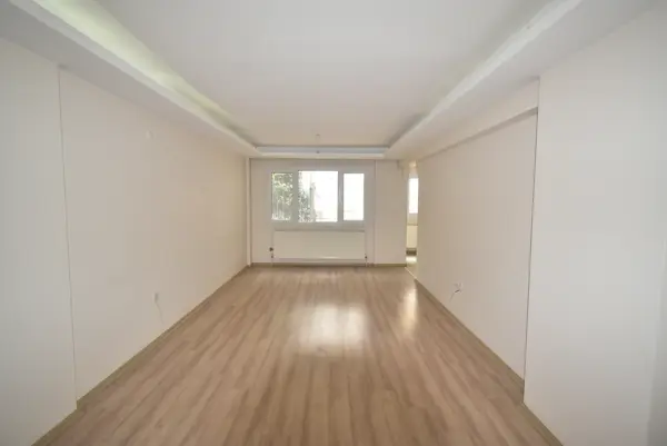 İnönü Caddesi'ne Paralel , Tadilatlı Boş Satılık Daire