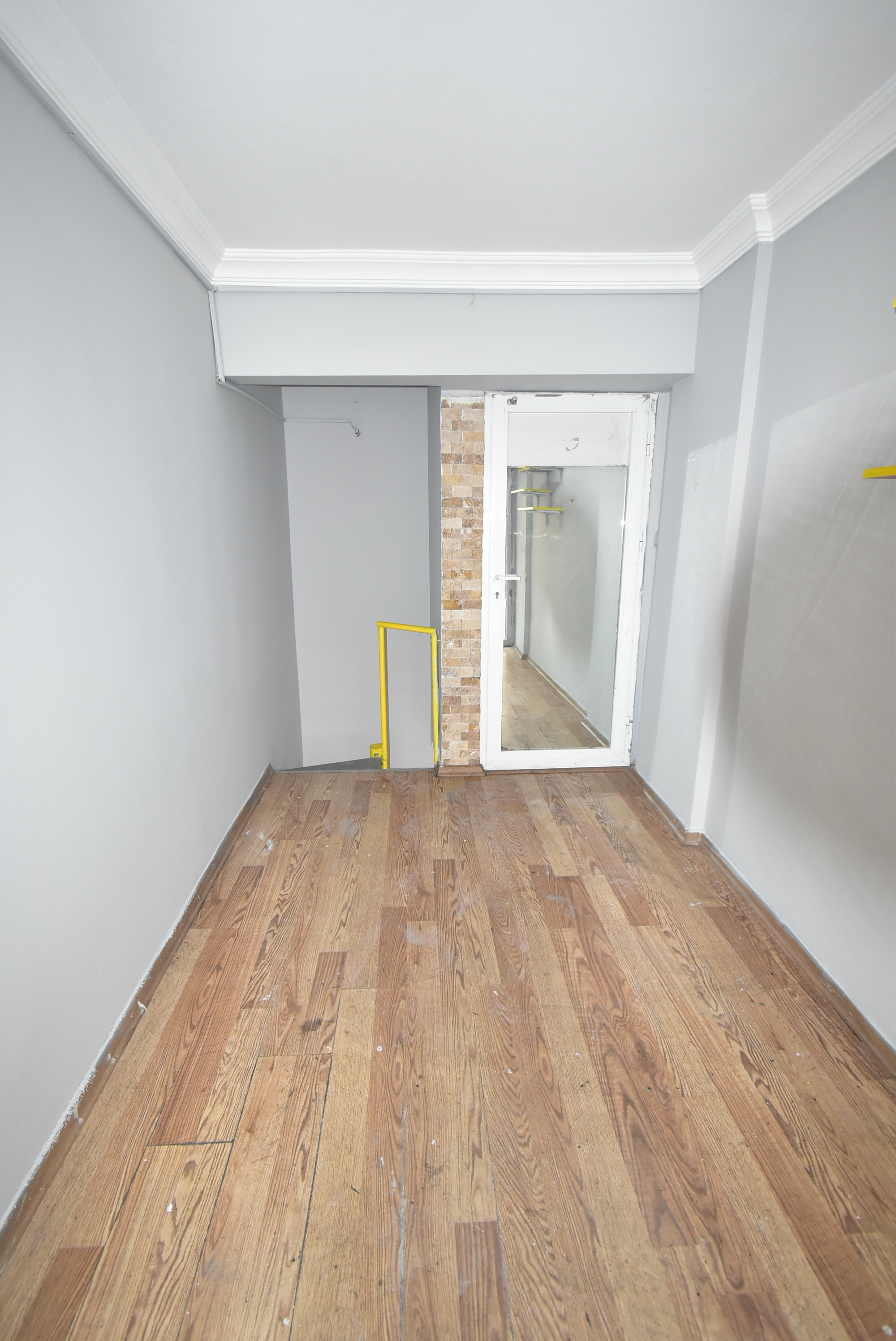 Güzelyalı 34 Sk' ta , 2 Katlı Kiralık Dükkan